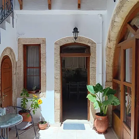Stone Retreat In Old Town Rethymno Appartamento